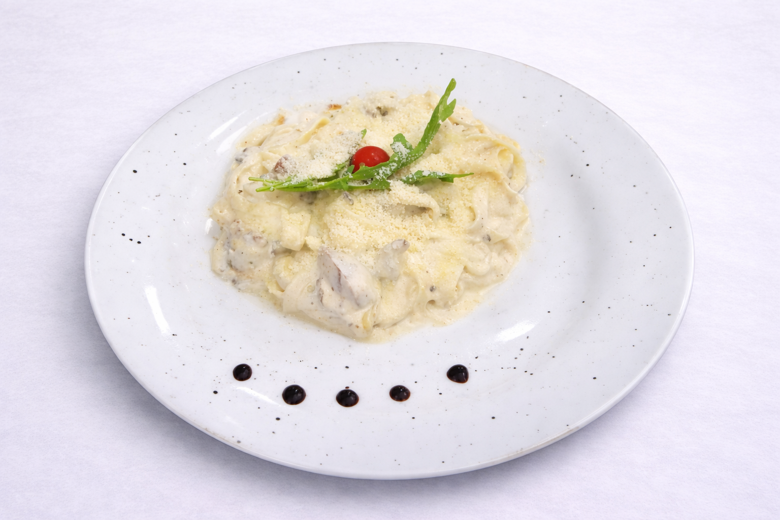 Taljatele sa dimljenom piletinom